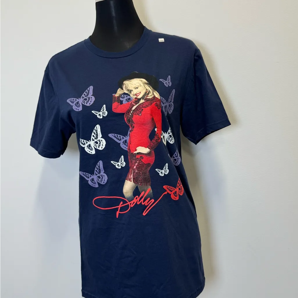 Dolly Parton “Butterflies & Red Dress” Graphic Tee – Size Small Blue - Image 5