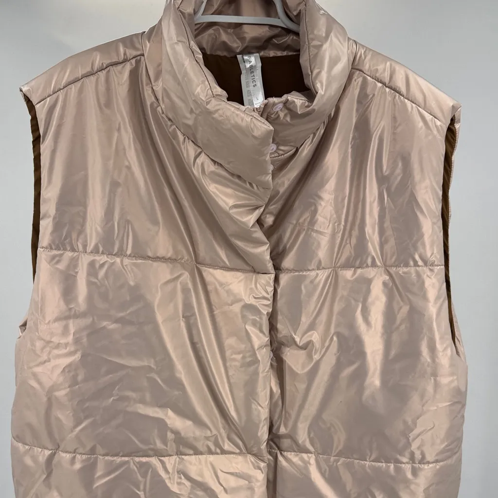 Fabletics blush oversized puffer Vest L iridescent winter snow ski outdoors - Image 3