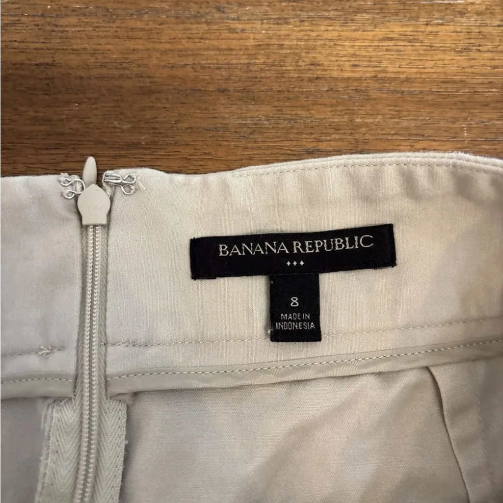 Banana Republic Pencil Skirt Khaki Size 8 Back Zipped Back Slit Knee Length - Image 7