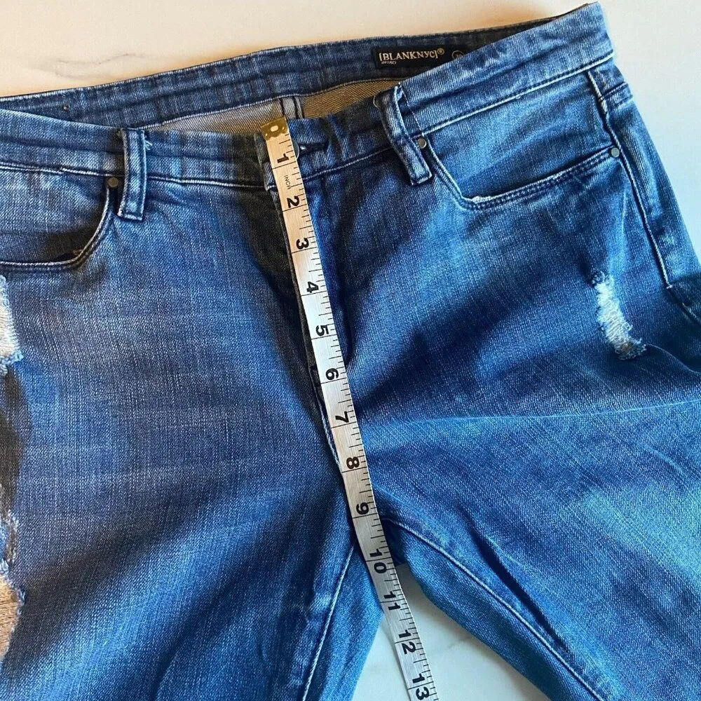 BLANK NYC Intro Distressed Raw Frayed Released Step Hem Jeans Size 30 Denim Blue - Image 12