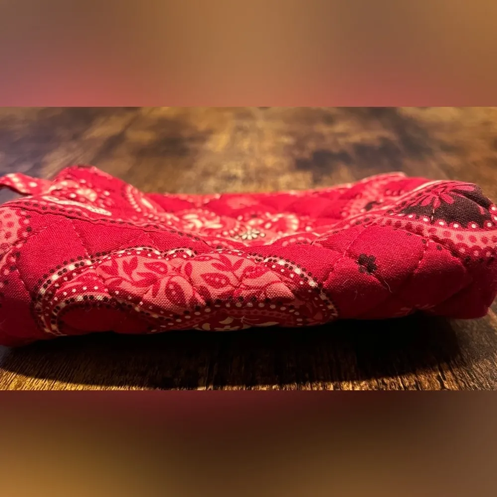 RETIRED: Vera Bradley | small Mesa Red cosmetic bag. - Image 4