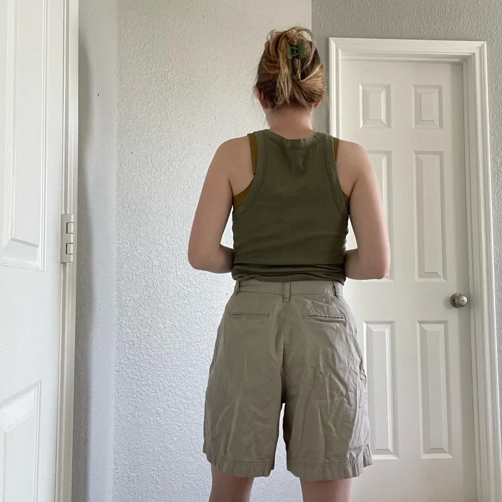 Vintage Ann Taylor Pleated Mom Shorts - Image 4