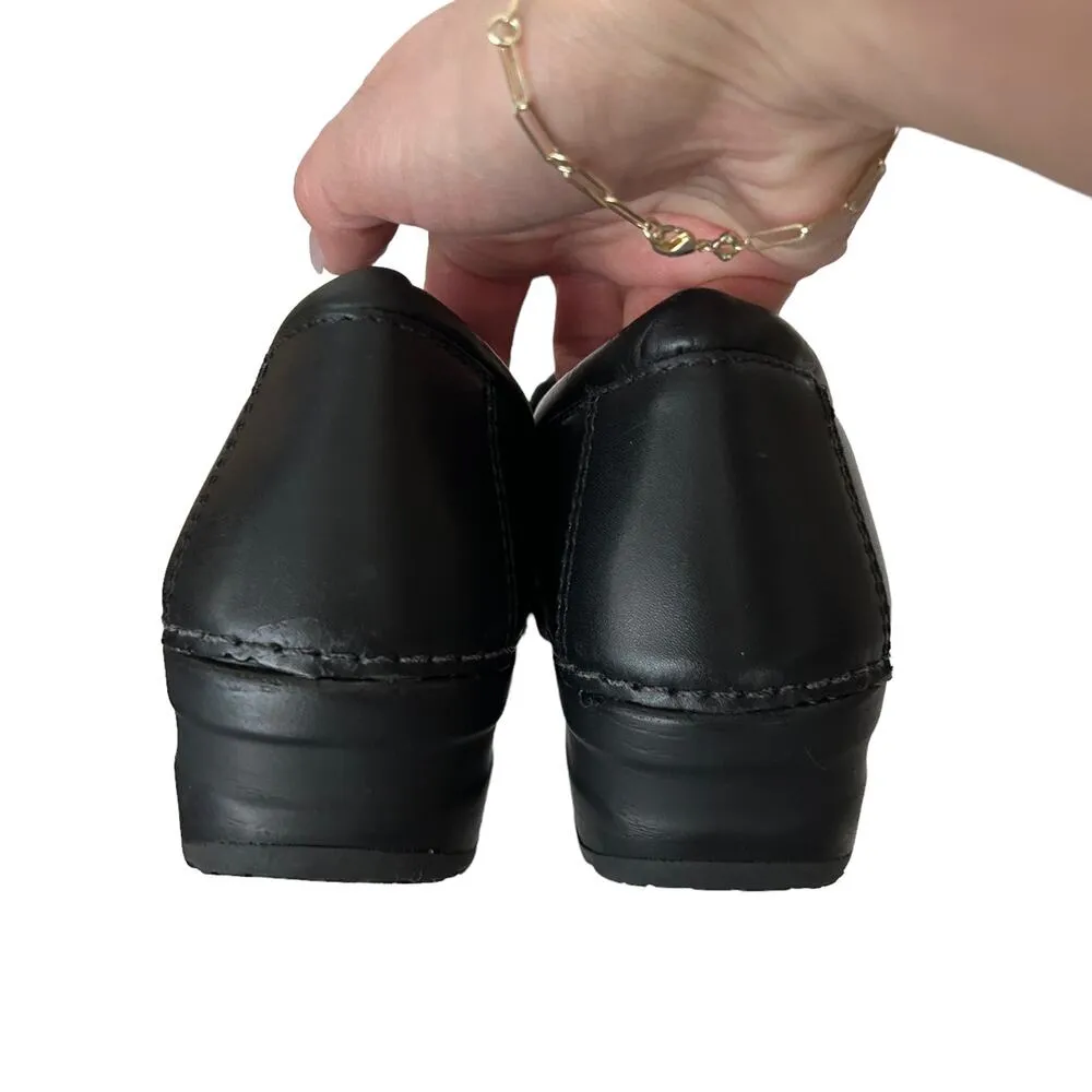 LL Bean Black Leather Slip On Clogs Sz 7.5 - Image 5