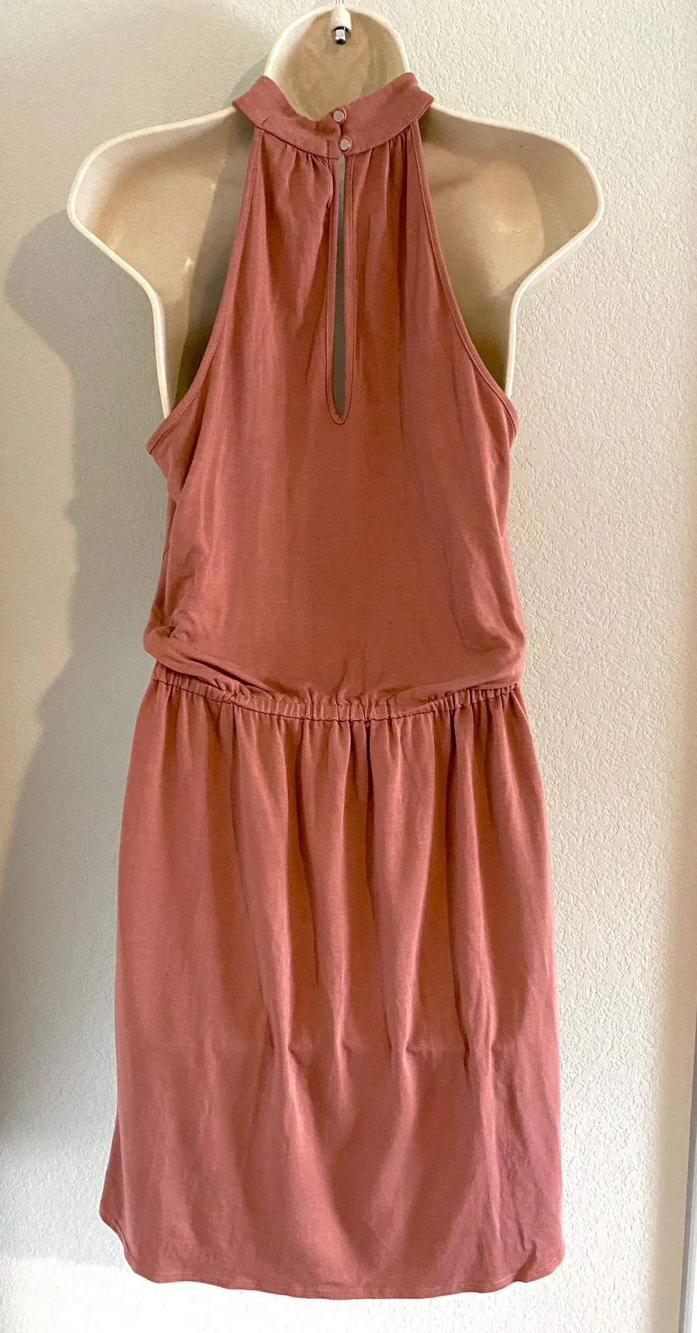 NWOT lightweight  halter dress. Sz S - Image 3