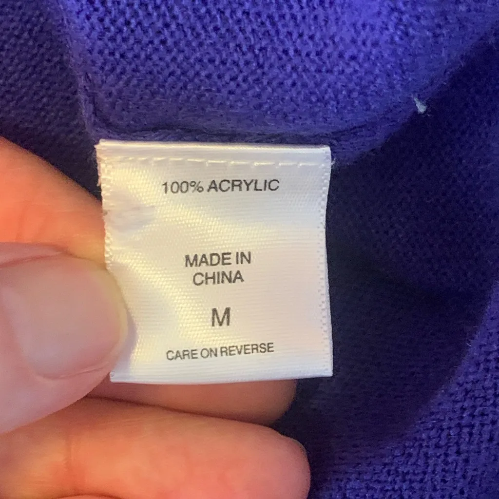 New York & Company Violet Sweater with Black Heart Design Blue Size M - Image 4