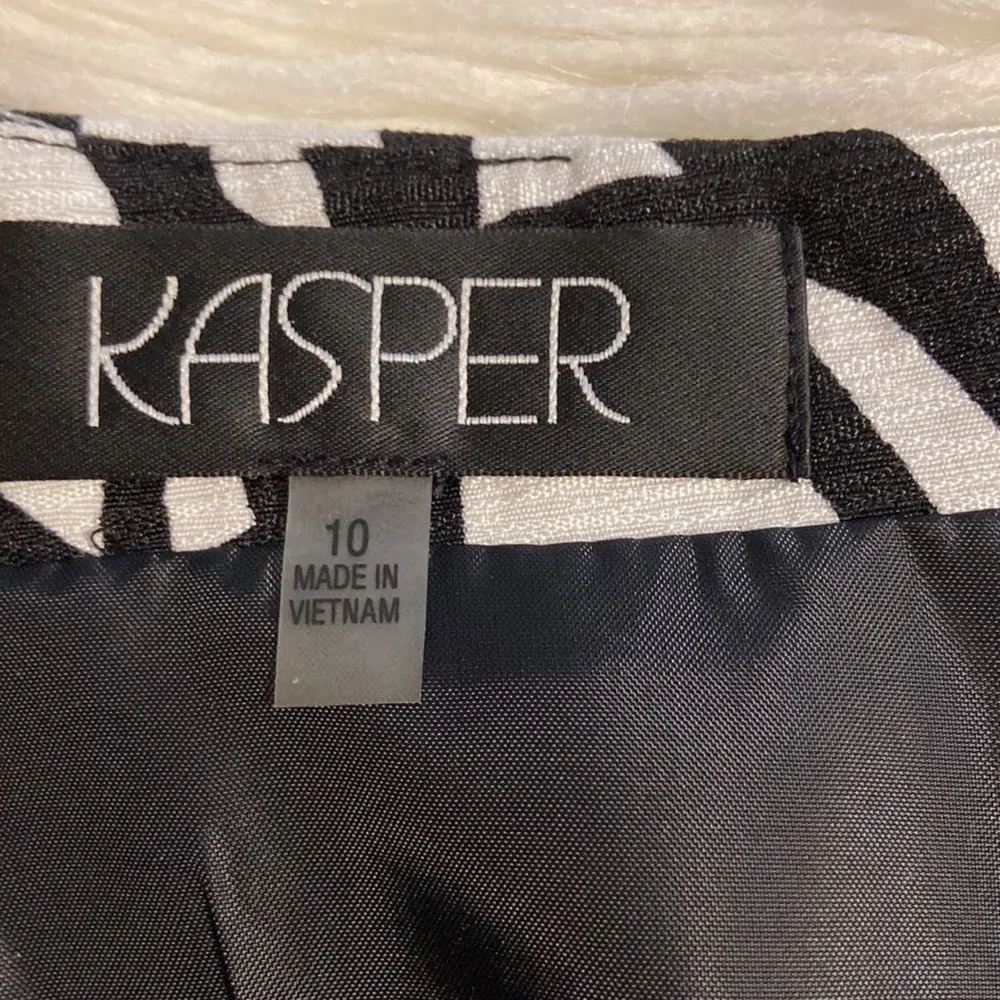 Kasper women skirt brand new black and white its about 25” long - Image 7