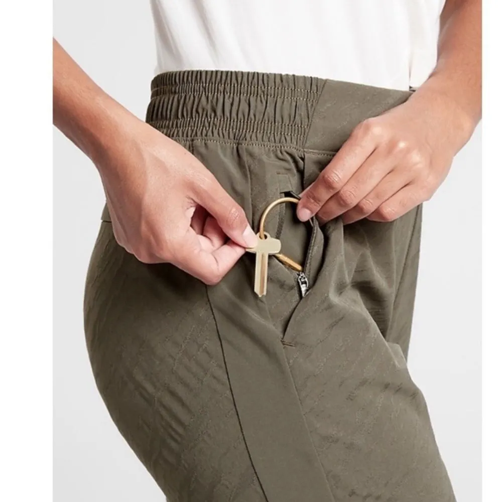 RARE Athleta Textured Brooklyn Jogger Mountain Olive Size 6 - Image 6