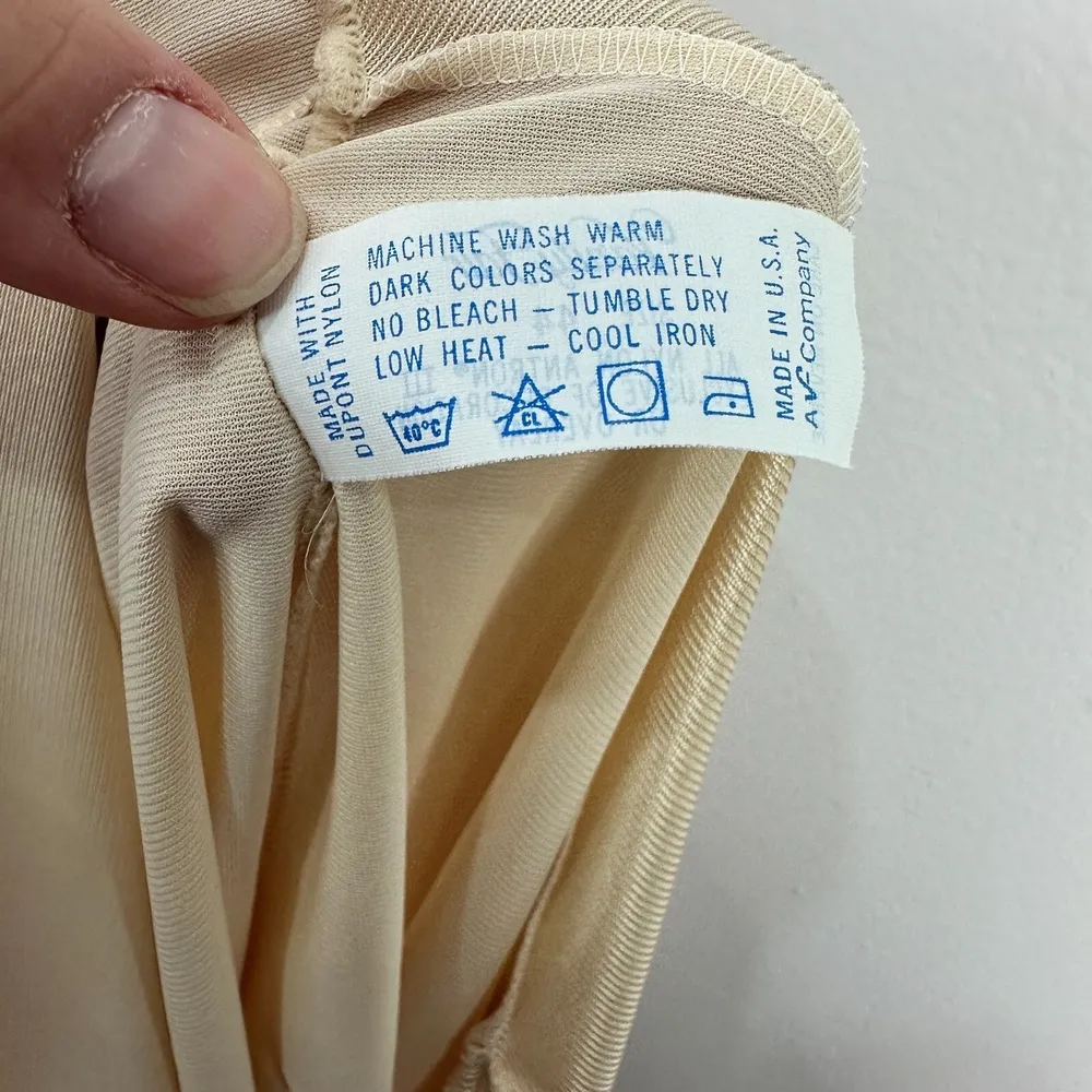 Vanity Fair Slip Dress Women 44 Beige Nylon Lace Trim Vintage Coquette Retro - Image 4