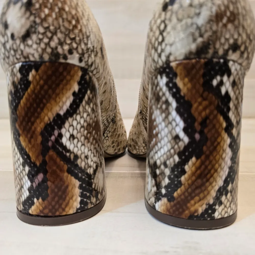 {9M} CHARLES by Charles David VIRGIL Snake BOOTIES Block Heel - Image 11