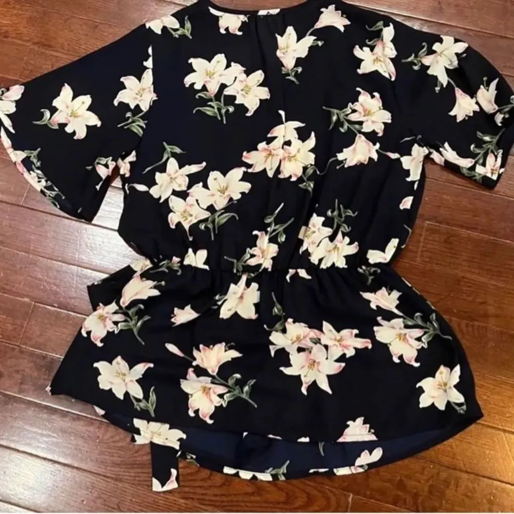 navy floral faux wrap top size small NWOT - Image 2