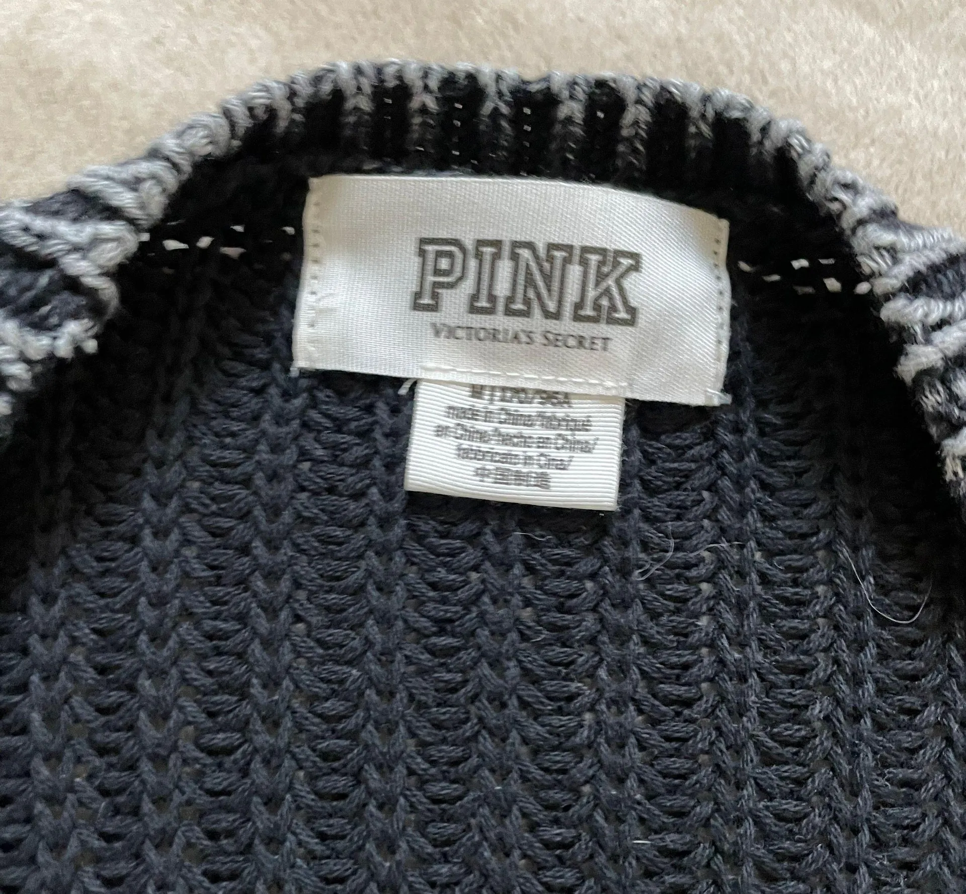 PINK - Victoria's Secret  Gray Cardigan - Image 4