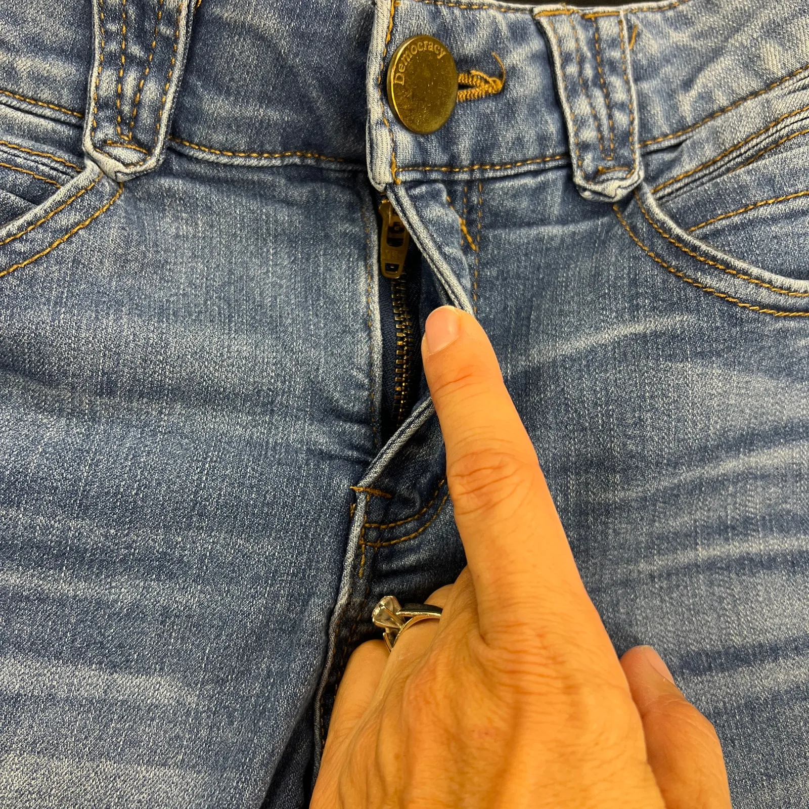 Democracy "Ab"Solution Low Rise Tummy Control Skinny Jeans Stretch Size 2 - Image 9