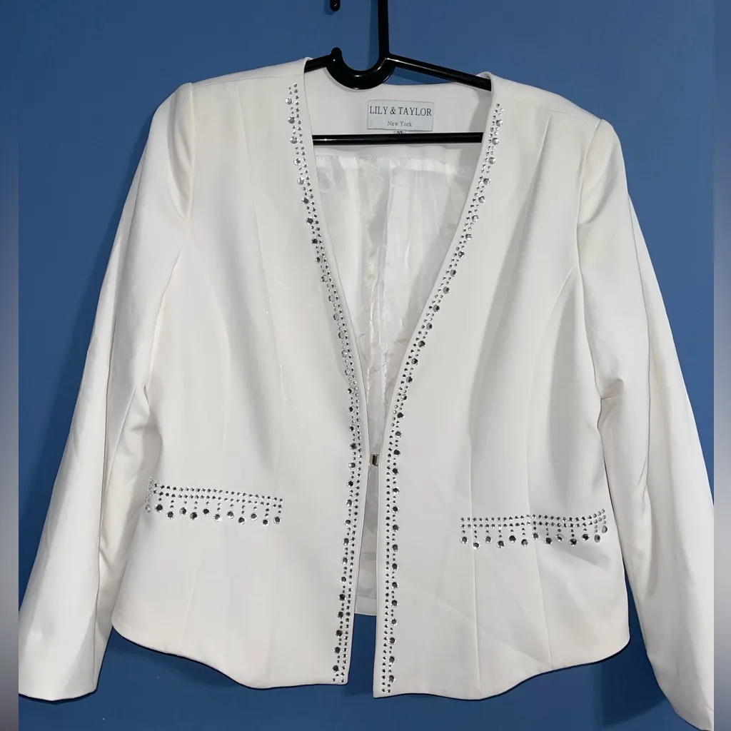 Lily & Taylor Women's White Vest Size 14 - Image 2