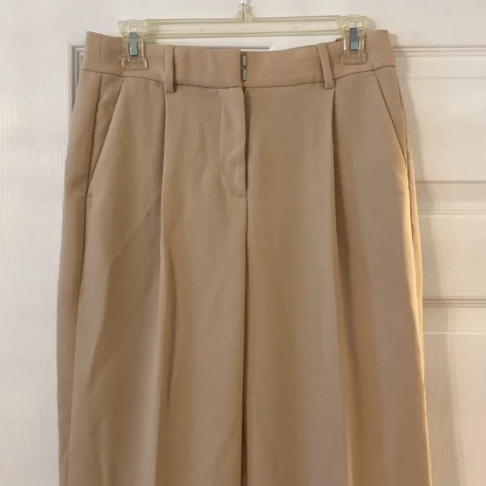 J.Crew Essential Pants size 2 brand new color tan inseam 29” waist 28” - Image 2