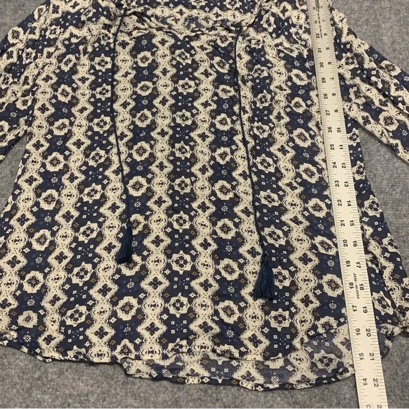 Lucky Brand Boho Navy and Cream Geometric Blouse - Image 3