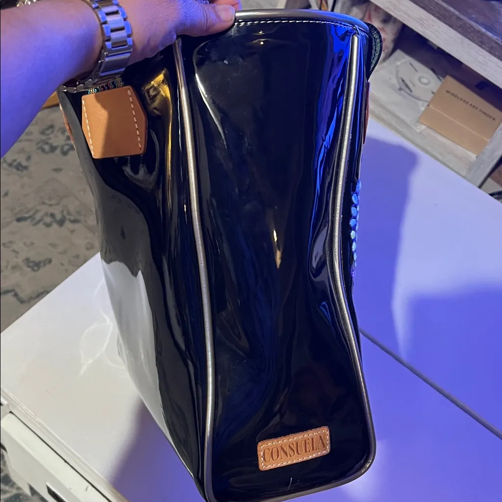 Consuela Chica Classic Tote Tia black floral embroidered patent leather carry-on - Image 6