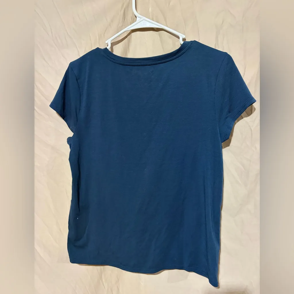 Athleta T-shirt - Image 3