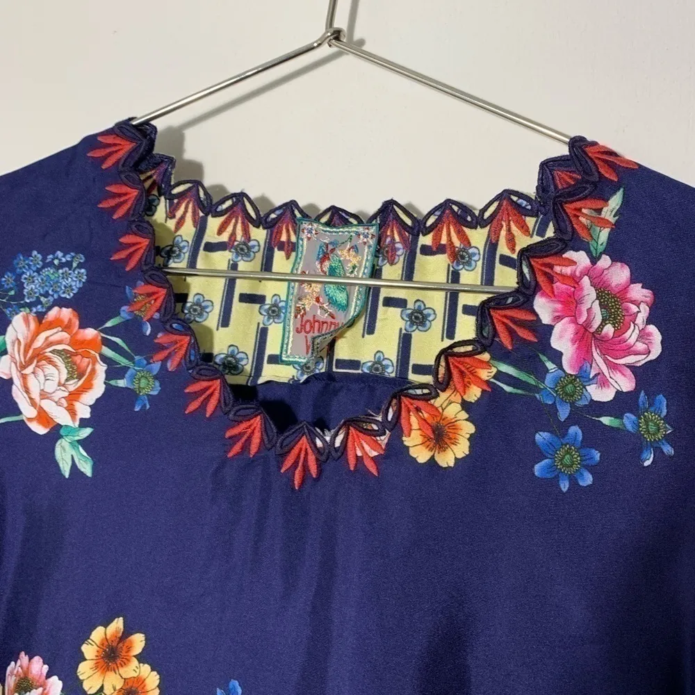 Johnny Was Dinah blue Silk Floral-Print Top with Embroidered Detail M - Image 2