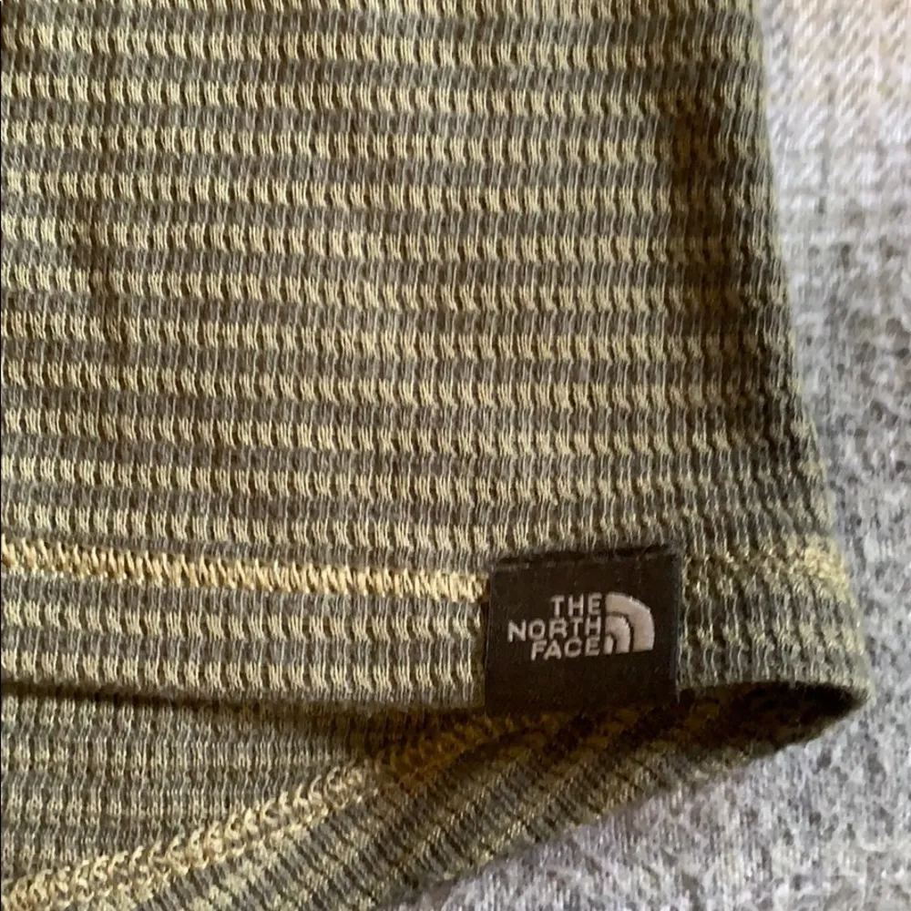 North face long sleeve - Image 5