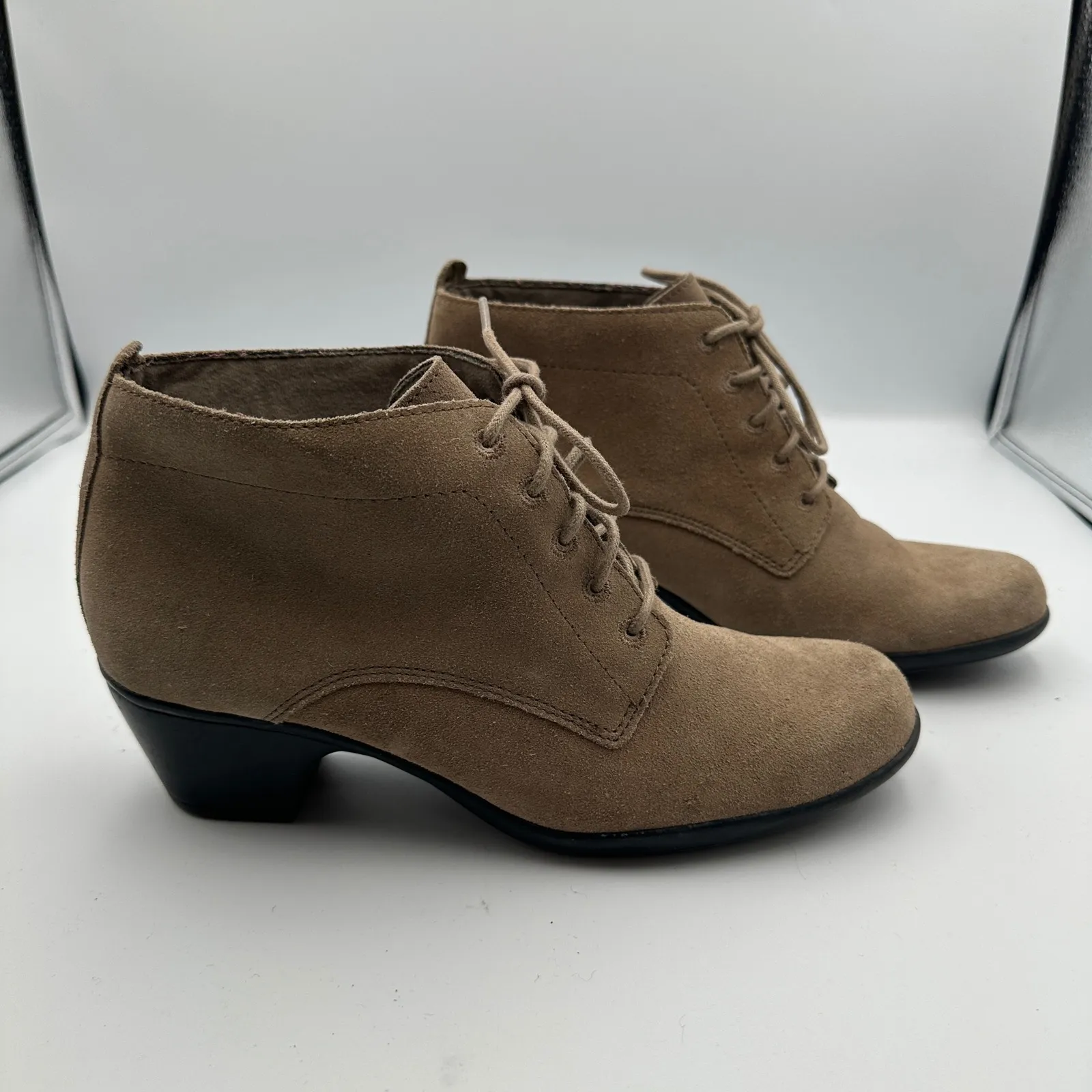 Clarks Suede Leather Lace Up Ankle Boots Booties Taupe Brown Block Heel‎ Women 8 - Image 3