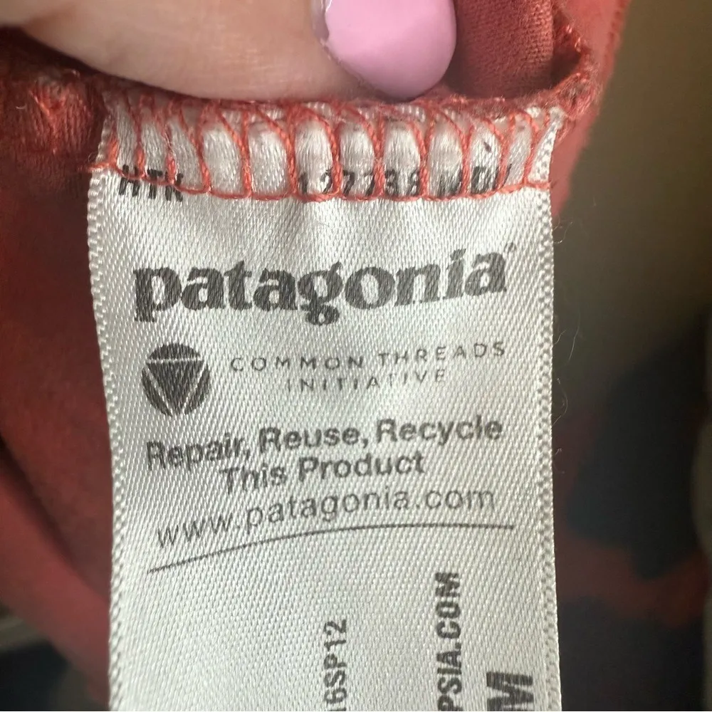 Patagonia Halter Tribal Shelf Bra‎ Size Medium Vibrant Activewear Outdoor Hiking - Image 6