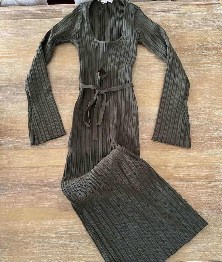 WAYF Alexi Long Sleeve Rib Midi Dress Olive - Image 2