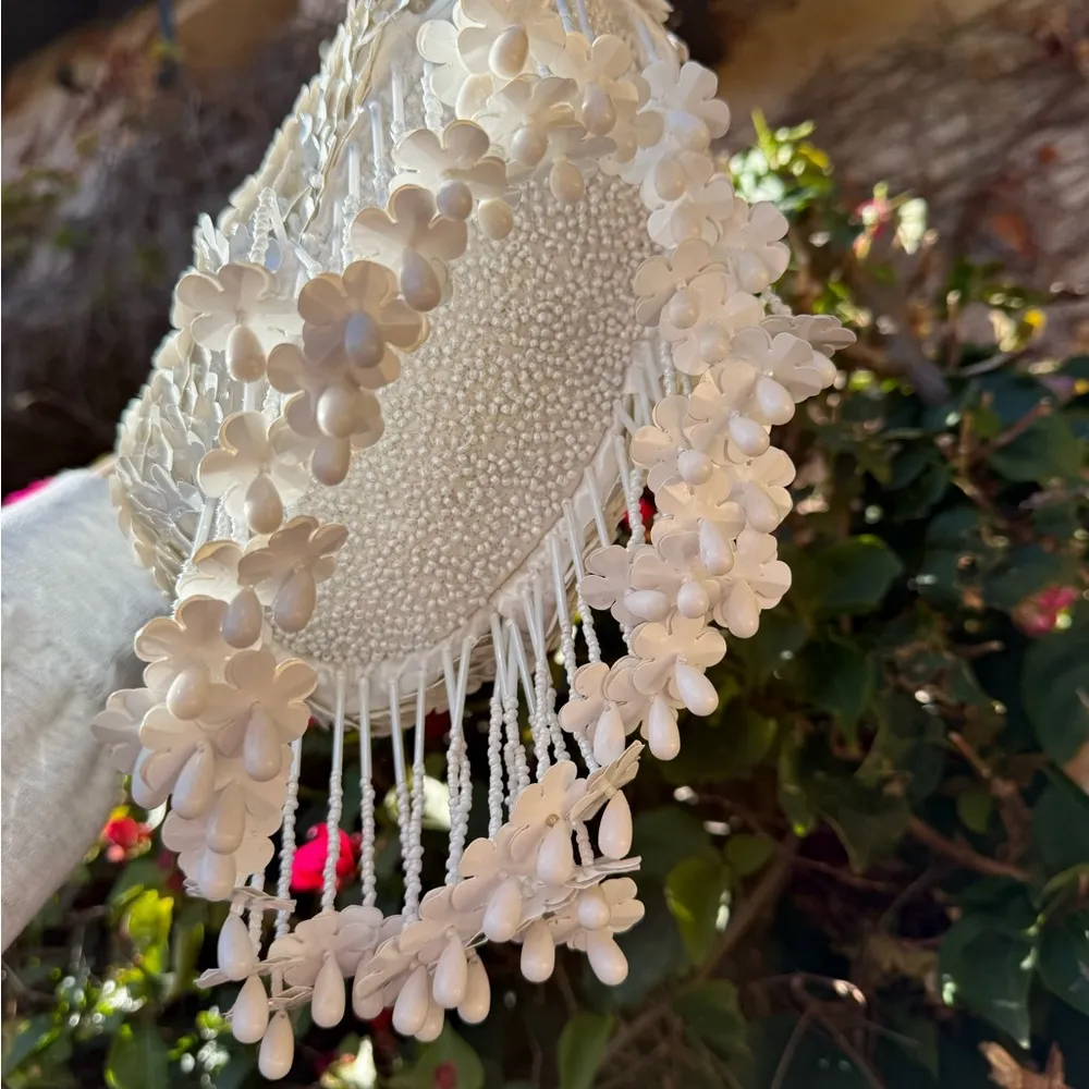 NWT White Flower Beaded Fringe Bag Tassle Flowers Made in India Bridal Bag - Image 4