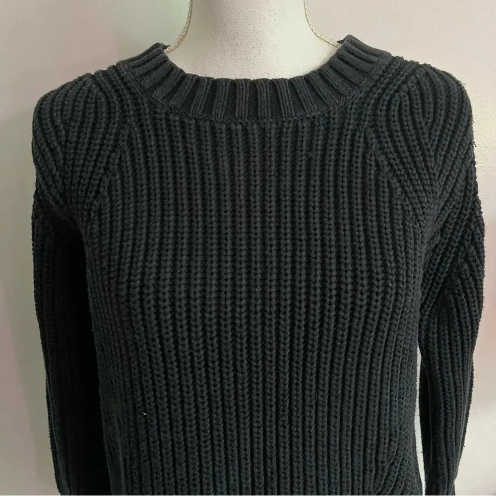 Everlane • Solid Black Knit Crew Neck Sweater - Image 3