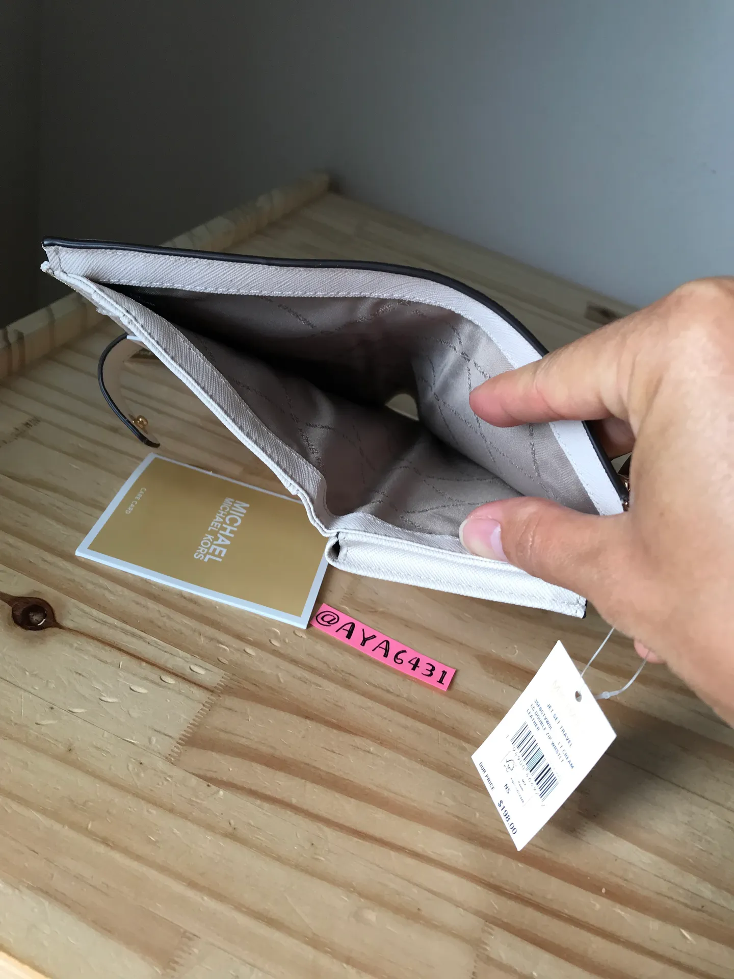 Michael Kors Wallet - Image 5