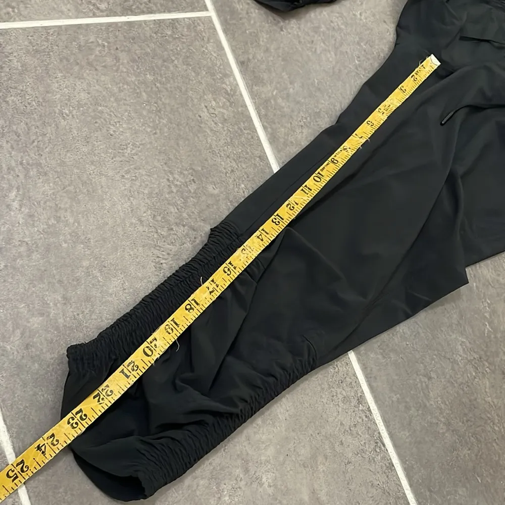 Athleta  prima Capri Pant size 4 - Image 7