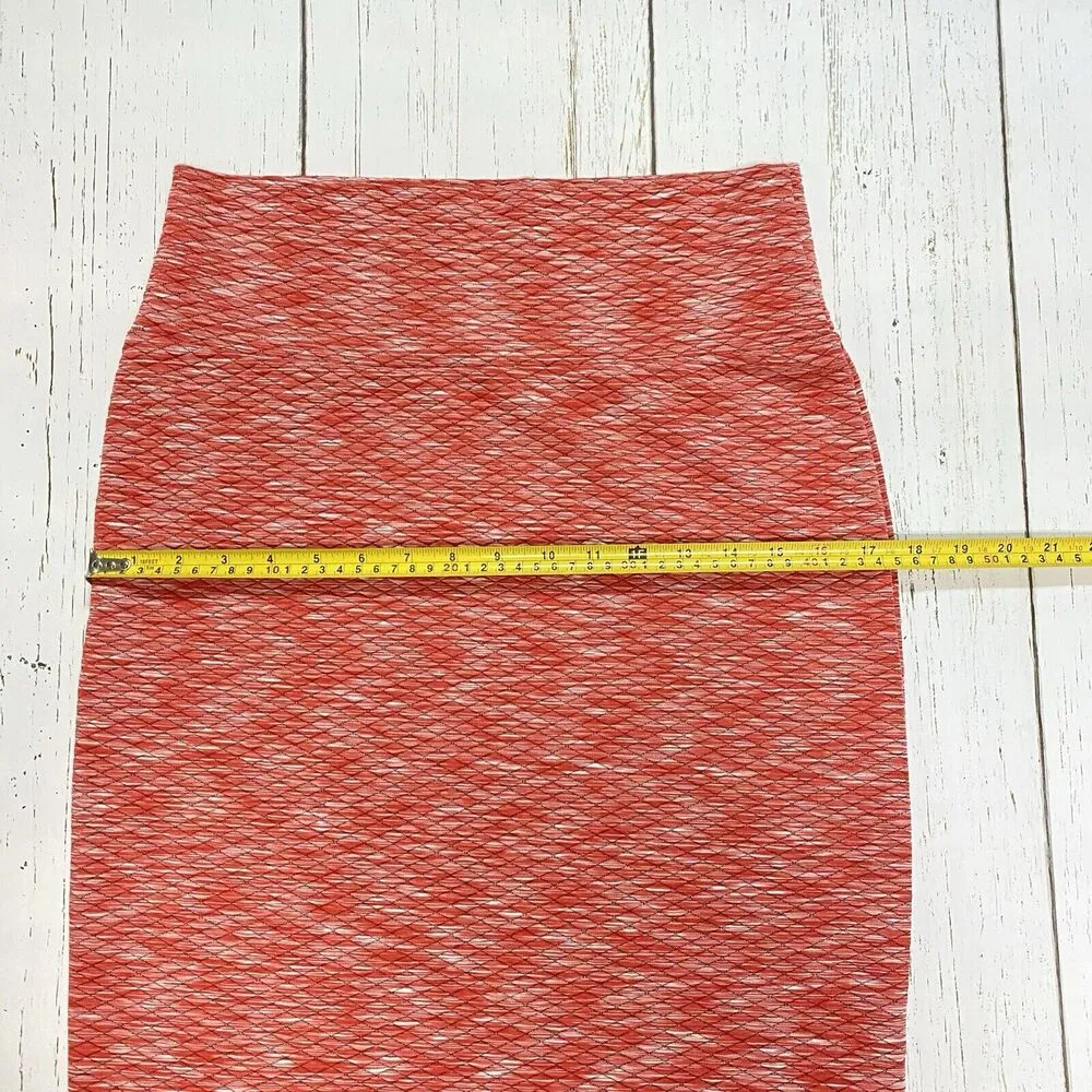 Lularoe Cassie Pencil skirt Coral white heathered quilted Medium M Women’s - Image 5