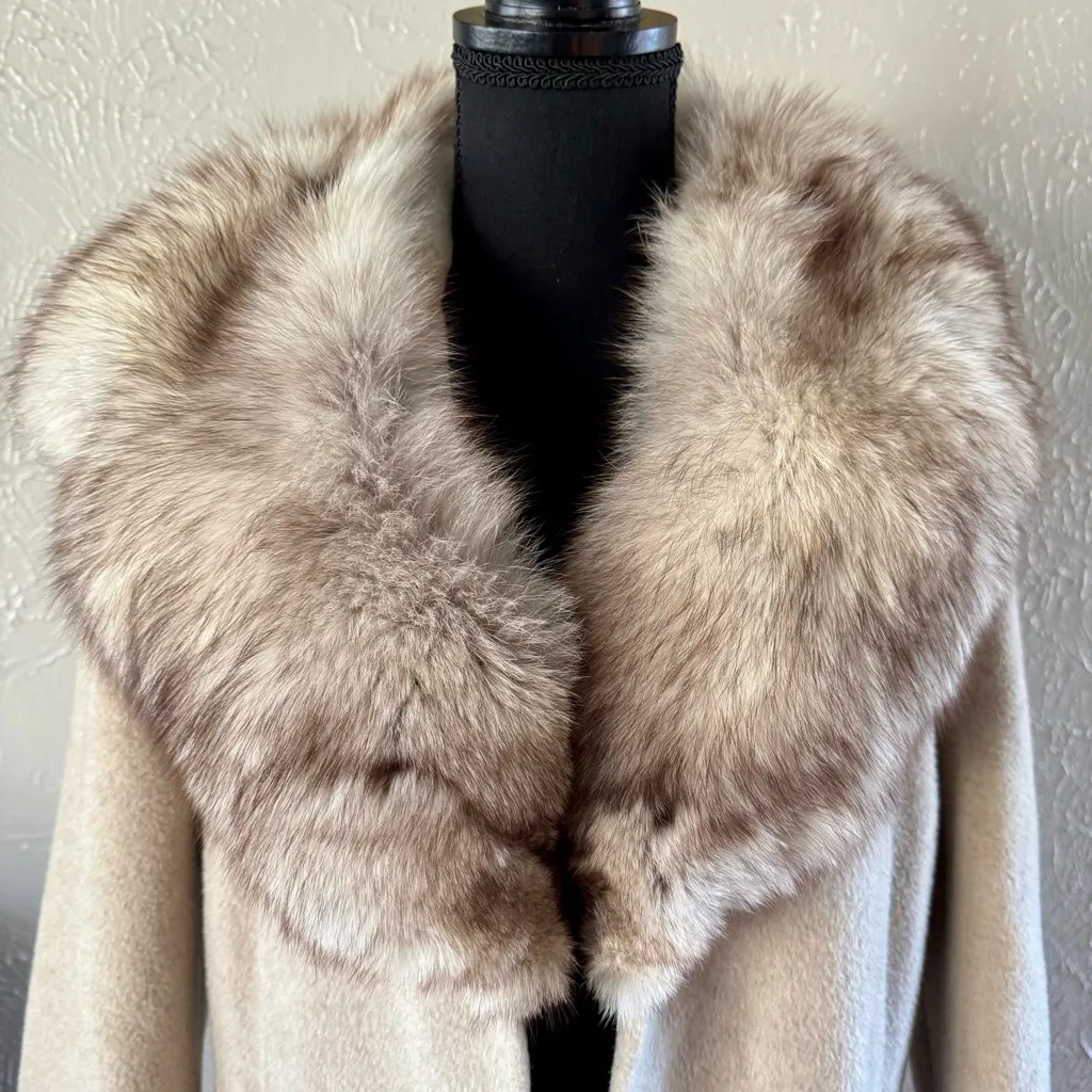 Winter Coat Wool Cashmere Orig Ret. $3000 (1980)
Vintage De Mar’s Tan Size M - Image 2