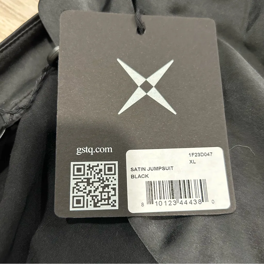 NWT GSTQ Black Satin Jumpsuit Sleeveless V Neck Ruched Ankle Crop Size XL - Image 5