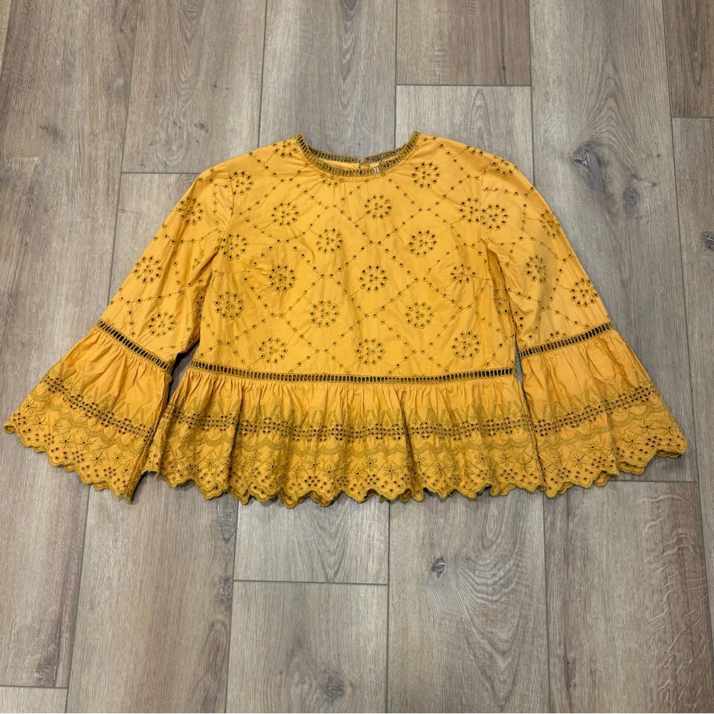 🌟FREE PEOPLE🌟 MERCI BEAUCOUP EYELET BELL SLEEVE BLOUSE YELLOW SZ XS - Image 2