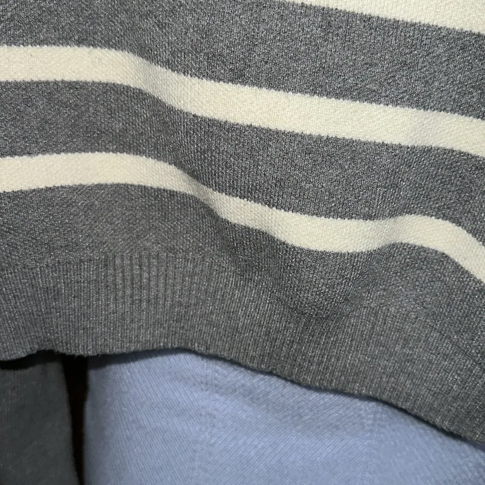 VICI women’s Striped Grey/White knitted pull over hoodie Sweater size XL - Image 9