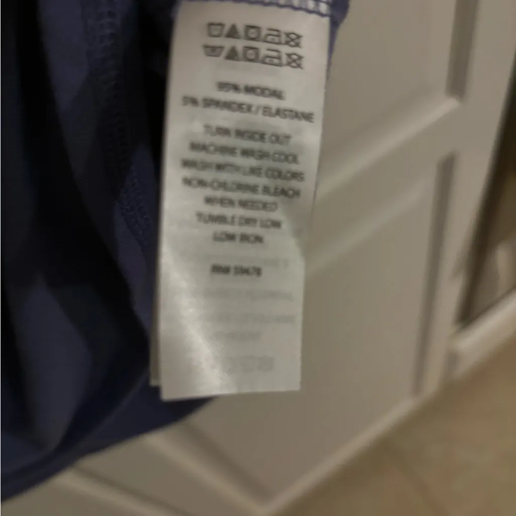 Tahari  lavender top. Size PS   25” long and 16. “ pit‎ to pit. - Image 5