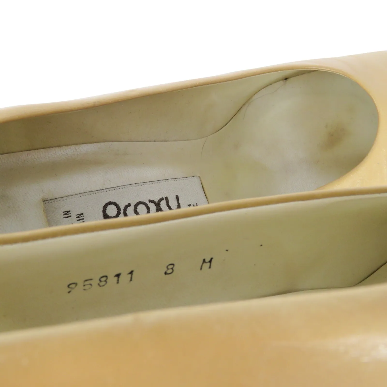 1970s Vintage Proxy Camel Leather Square Toe Chunky Gold Heel Pumps Size 8 Tan - Image 8