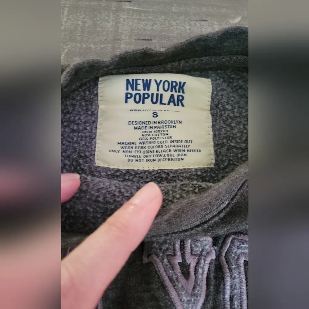 New York Popular Womens Sweatshirt Size S Gray - Image 3