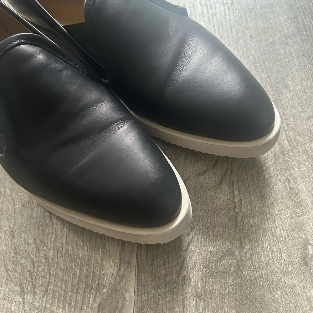 Everlane Leather slip on street shoes size 8.5 - Image 4