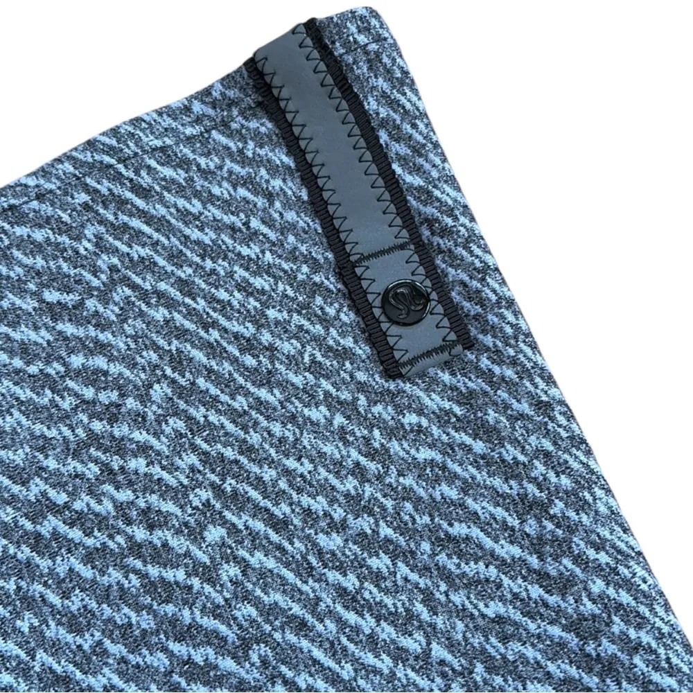 Lululemon EUC  Vinyasa Wrap Scarf Grey Black - Image 2