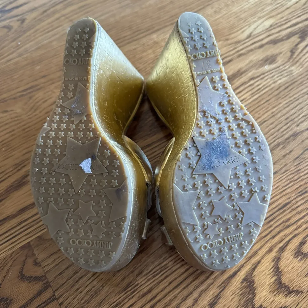 Jimmy Choo Gold Patent Leather Perfume Cork Wedge Platform Sandals Size 37 - Image 3