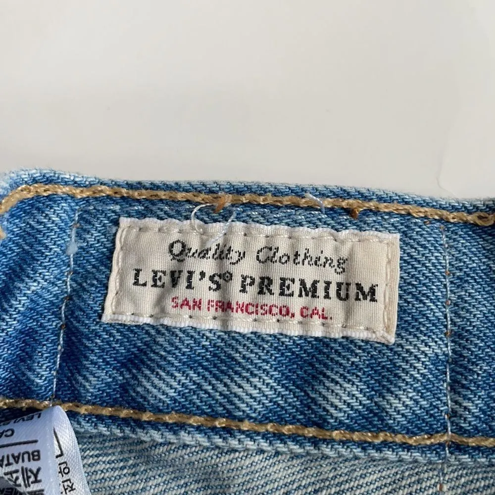 Levi’s 501 premium button fly distressed cutoff shorts. Size 24 - Image 4