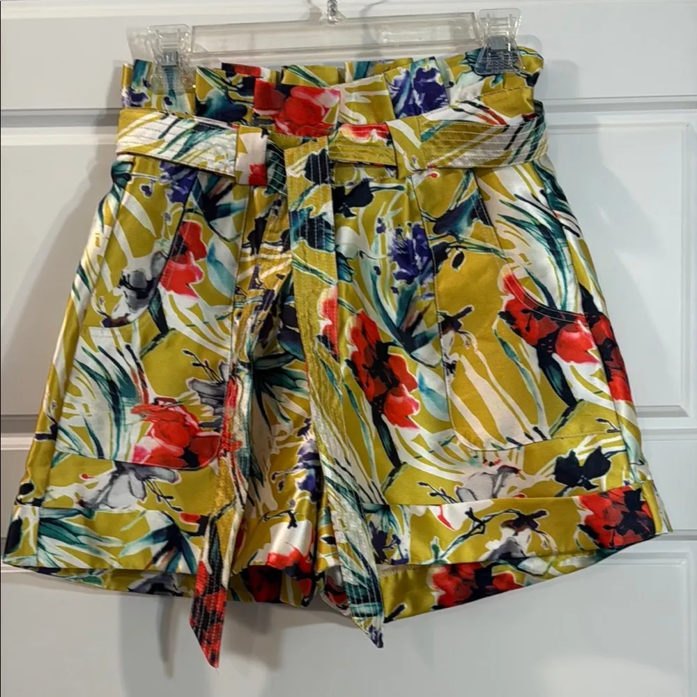 gracia paperbag shorts floral small - Image 3