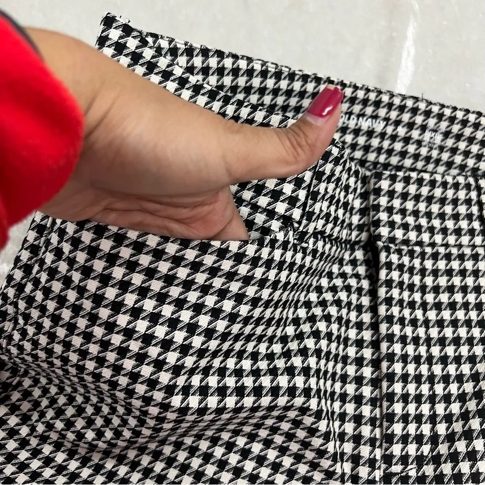 Old Navy 8 high rise pixie checkers pants black white FLAWED - Image 6