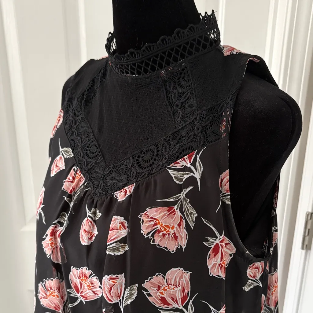 Iz Byer black and pink floral lace neckline sleeveless blouse. - Image 2