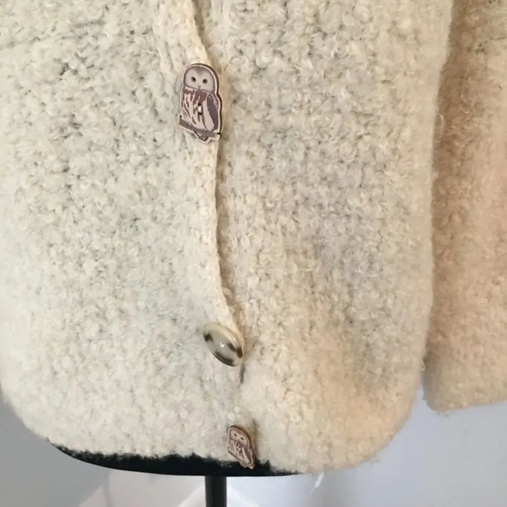 MOON GRAY Vintage Off White Boucle Knit Sweater Cardigan Wood Buttons Medium 4 Size undefined - Image 7