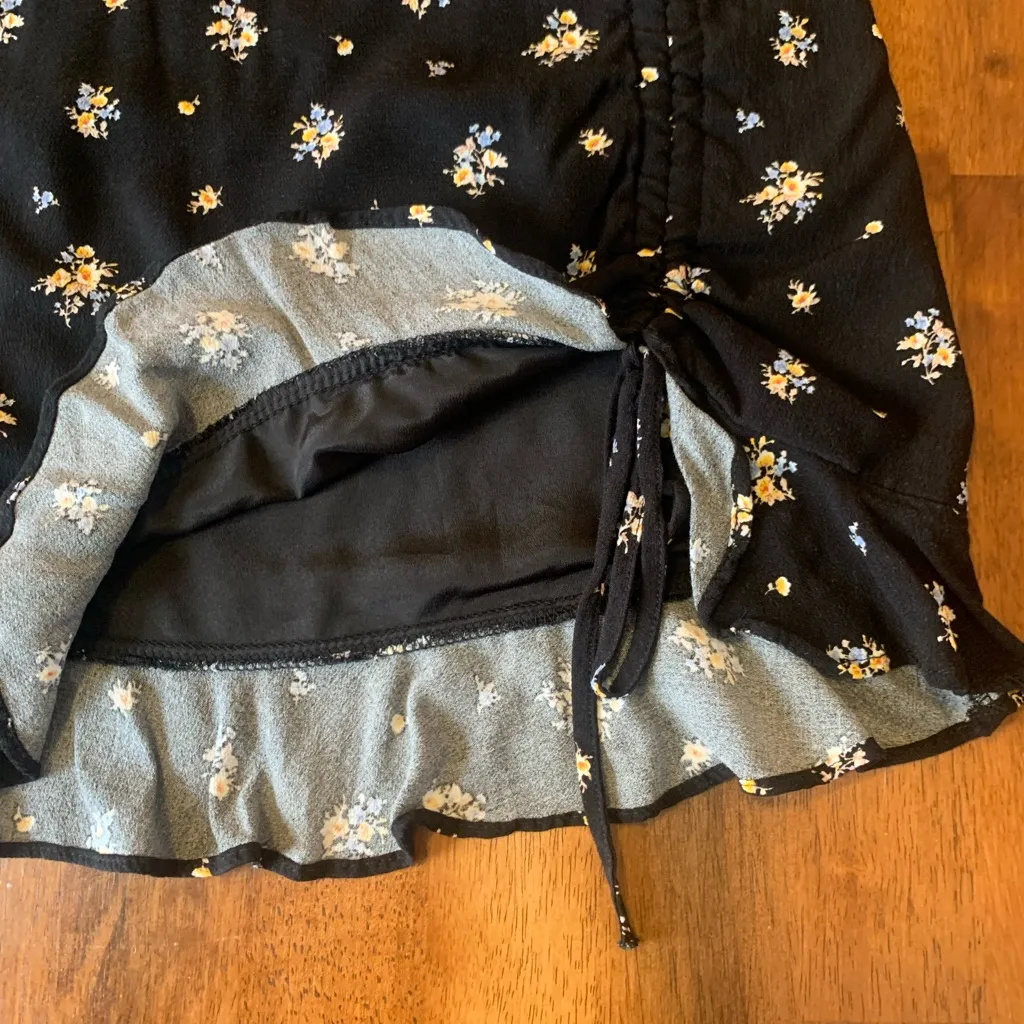 Forever 21 Floral Mini Skirt Large Black Adjustable Drawstring Front Ruffle - Image 5