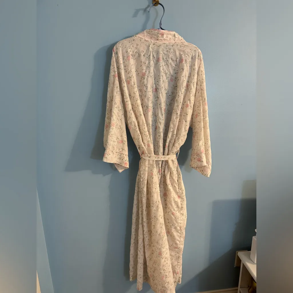 Gorgeous vintage shabby chic lightweight robe size S/M Size M - Image 7