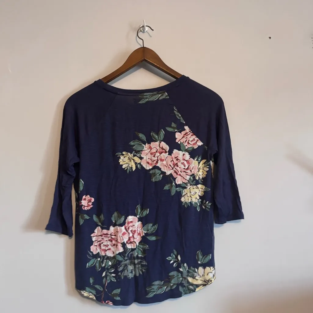 Maurice’s 24/7 Raglan Sleeve Floral Print Navy Blue Pink Boho Top - Image 4