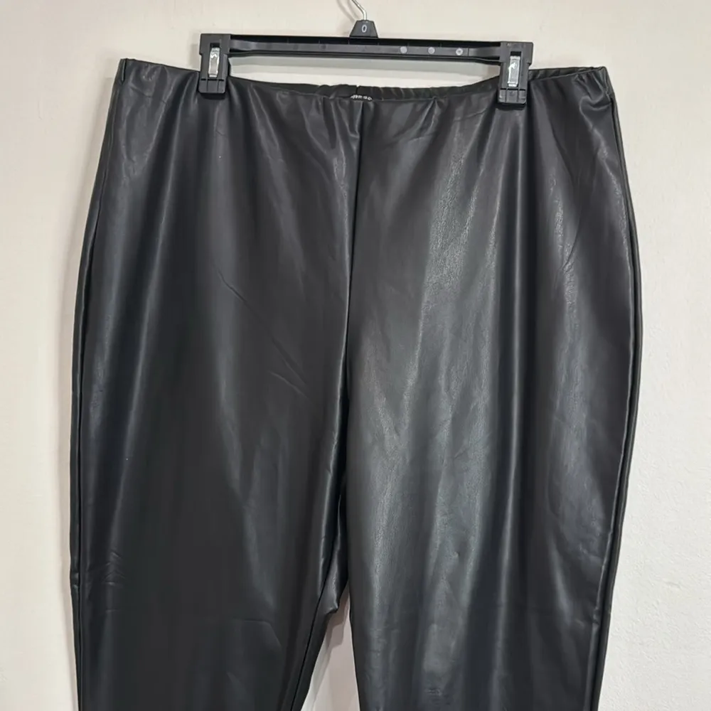 Express Black Faux Leather Leggings elastic waist front pleat Size XL - Image 4